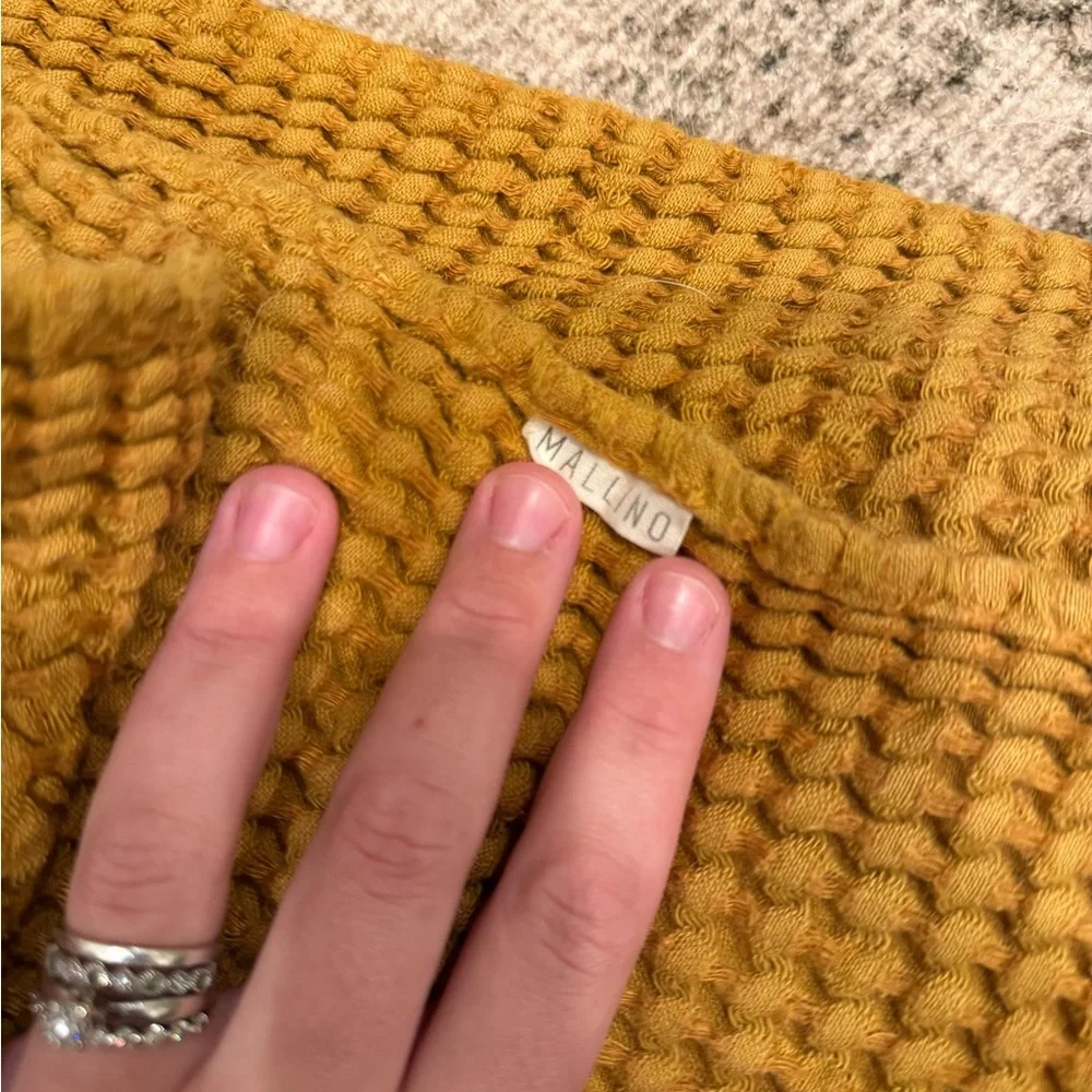 Mallino Waffle Knit Blanket - Picture 3 of 4